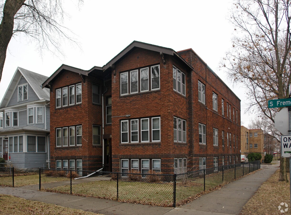 Photo - 3200 Fremont Ave S Apartments