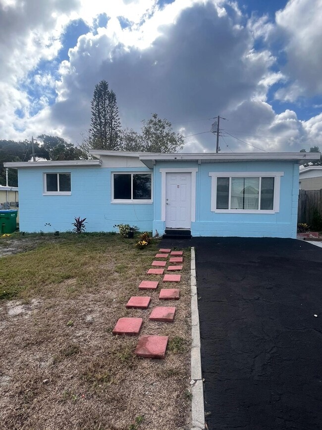 Building Photo - 10456 117th St N Rental