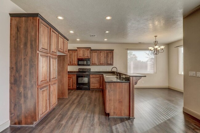 Photo - Pet Friendly! Beautifully Designed 5 Bedroom Home. 6 Month Lease!