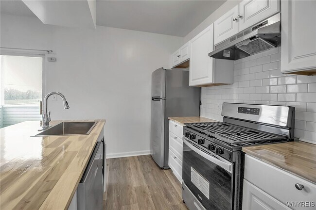 Photo - 1608 Sweet Home Rd