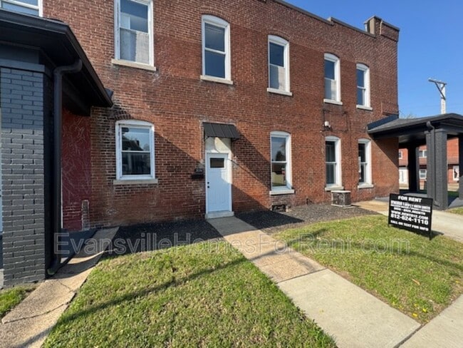 Photo - 3036 W Maryland St