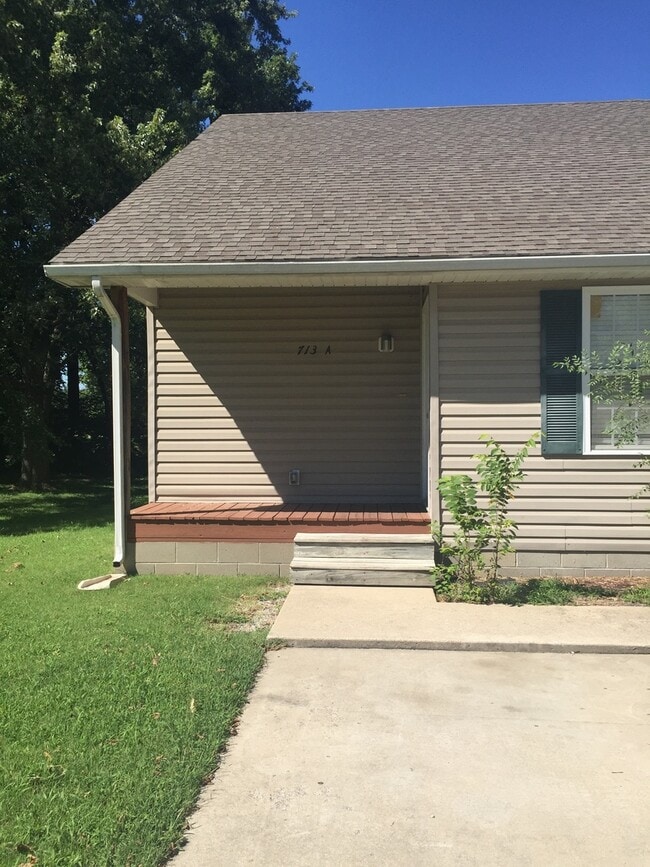 Photo - Very Nice 3BR/2BA Duplex on Dead End Street!