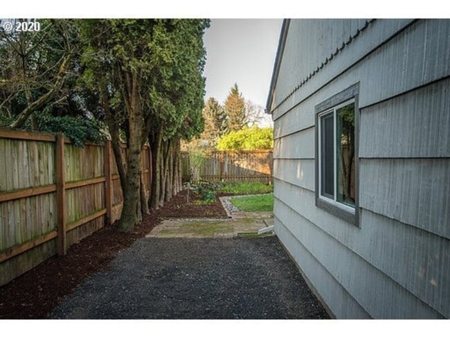 Photo - 18641 NE Everett Ct