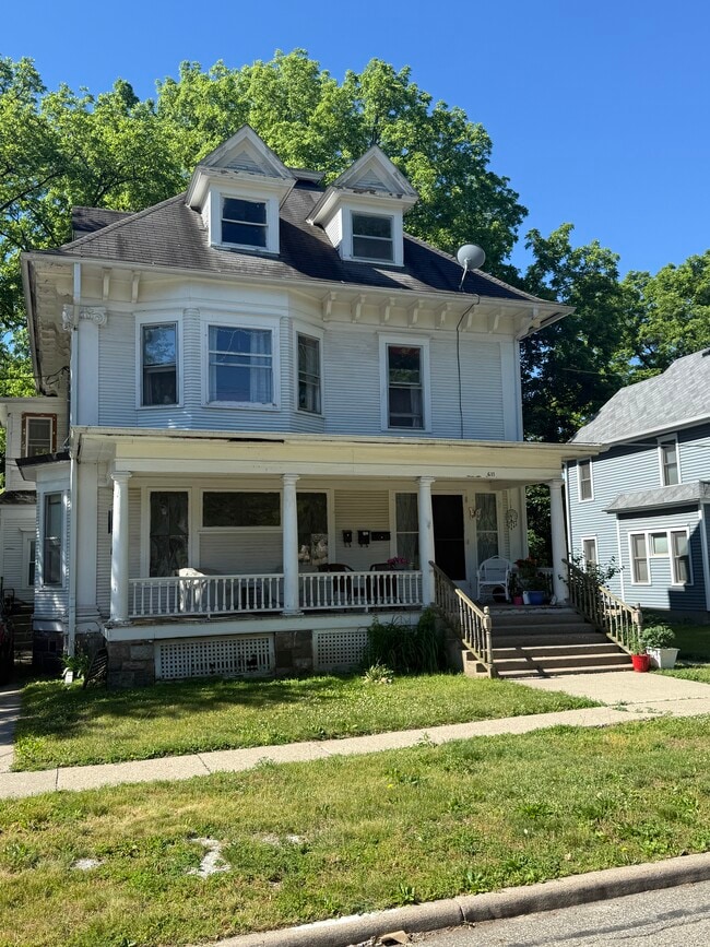 Building Photo - 611 W Prospect St Unit 2