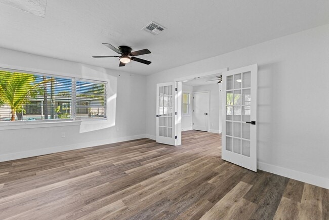 Photo - SFH Fort Myers 1561 Unidad 1561 Maravilla Ave