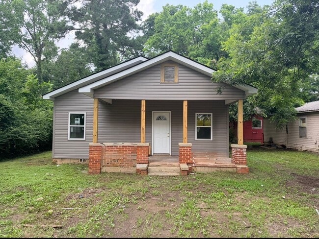 Building Photo - 2 bedroom 1 bath house