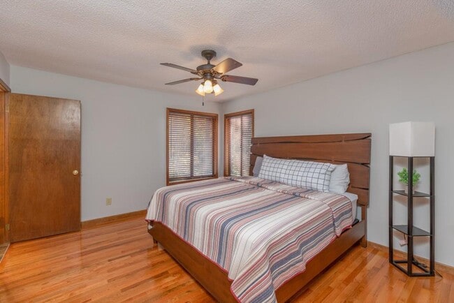 Photo - 3915 Stone Creek Cir