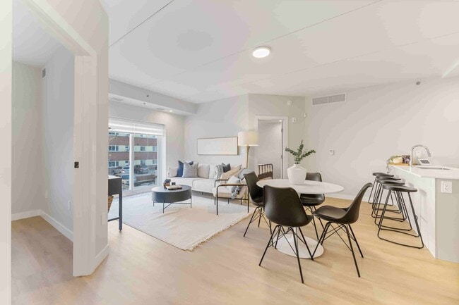 Photo - 2140 Portage Avenue