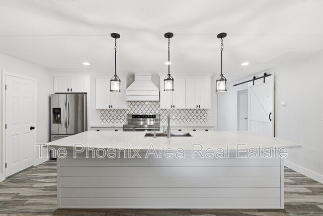 Photo - 447 E Carson Dr