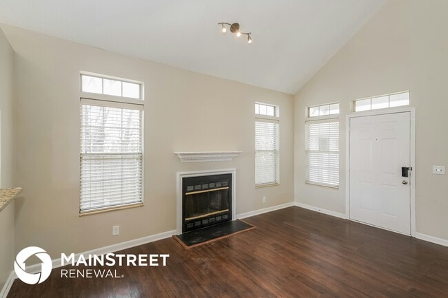 Photo - 1400 Apache Ln
