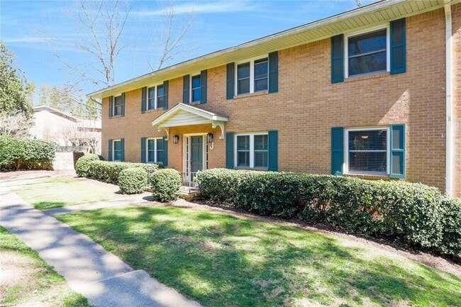 Building Photo - 3510 Roswell Rd NW Unit J3