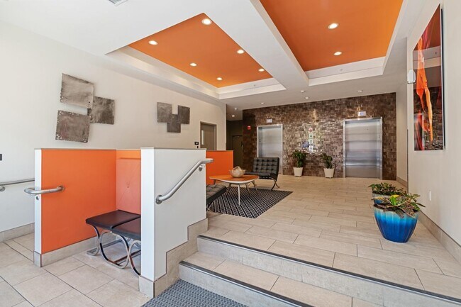 Photo - 123 44th St Unidad 904