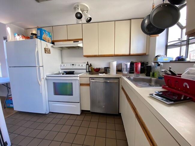 Photo - 2 bed/1 bath in Allston