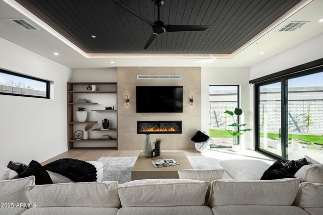 Photo - 1831 E Palmaire Ave