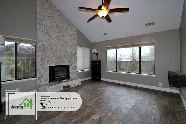 Photo - 1232 Hawthorne Ave