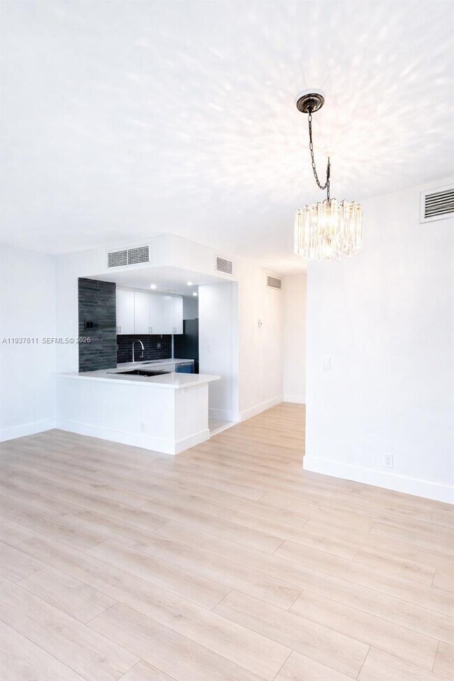 Photo - 880 NE 69th St Unidad 8M