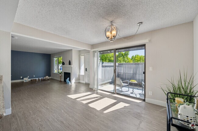 Magnolia - 3BR, 2BA - 1,260SF - Living Room