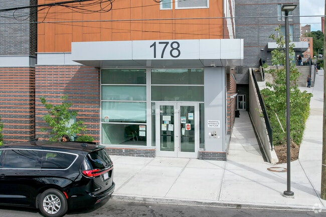 Entrance - 178 Warburton Ave