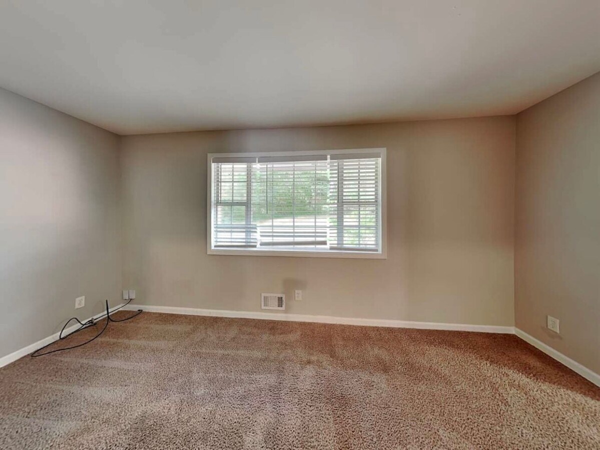 Photo - 2813 Rainbow Forest Dr