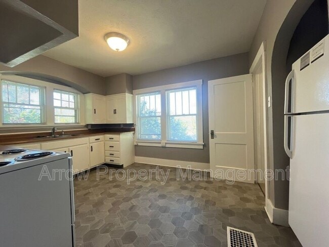 Photo - 3502 W St Unit 2