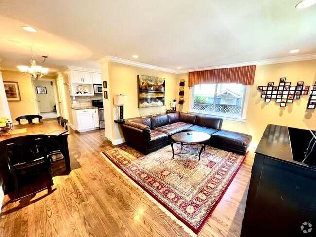 Building Photo - Available NOW! Single Family Unit in Pacif... Rental