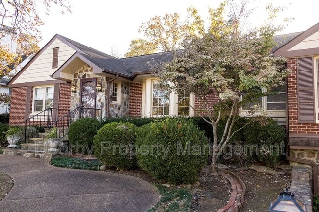 Photo - 1711 Ashton St