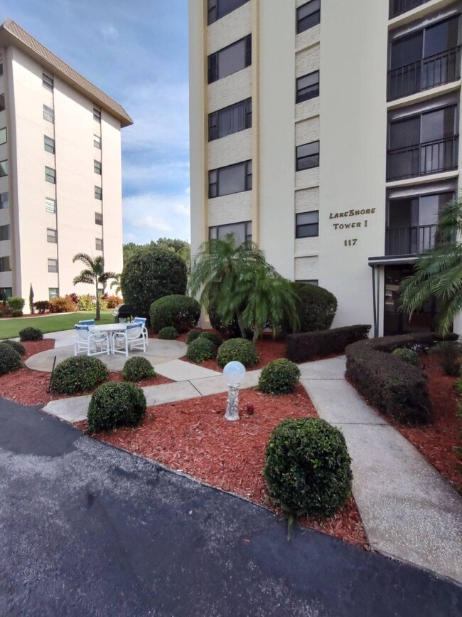 Building Photo - 117 Country Club Dr Rental