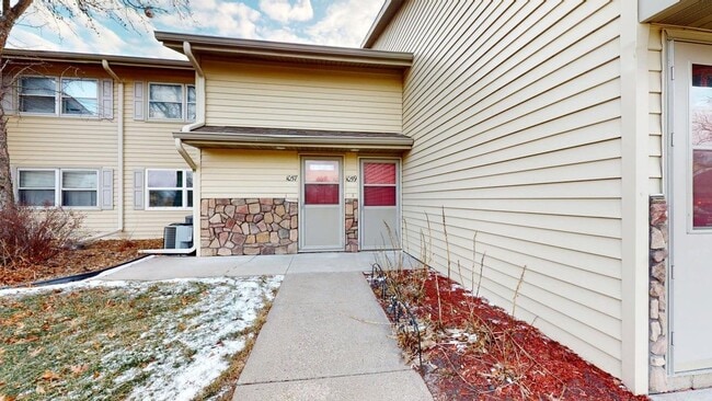 Building Photo - Niiiice Condo in Ankeny