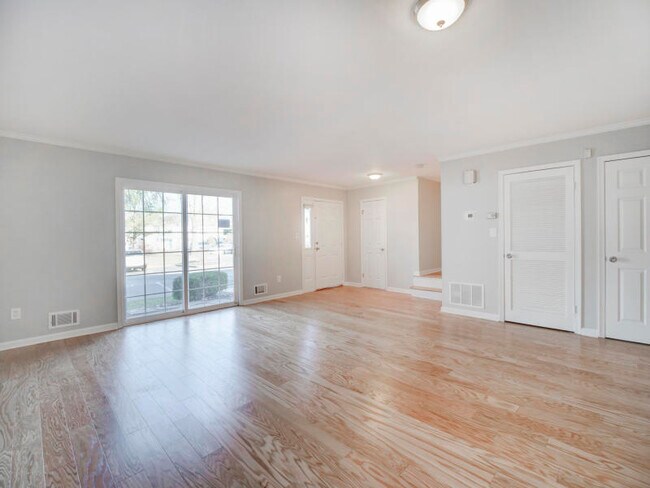 Photo - 869 Mariposa Ct