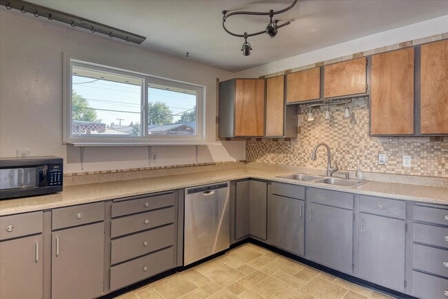 Photo - Beautiful 3bed/2 bath home in the heart of Shadle Park - coming soon