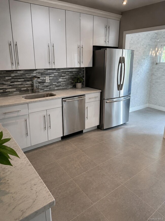 Building Photo - 27-16 Humphreys St Unit 1A