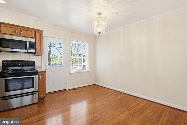 Photo - 206 N Towne Ct