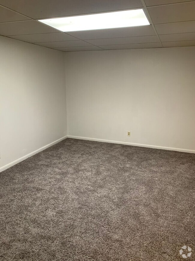 Building Photo - 3 BEDROOMS, PLUS BONUS ROOM, 2 BATHROOM, S... Rental