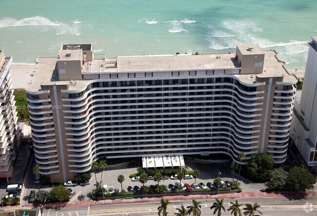 Building Photo - 5555 Collins Ave Unit 6Z Rental