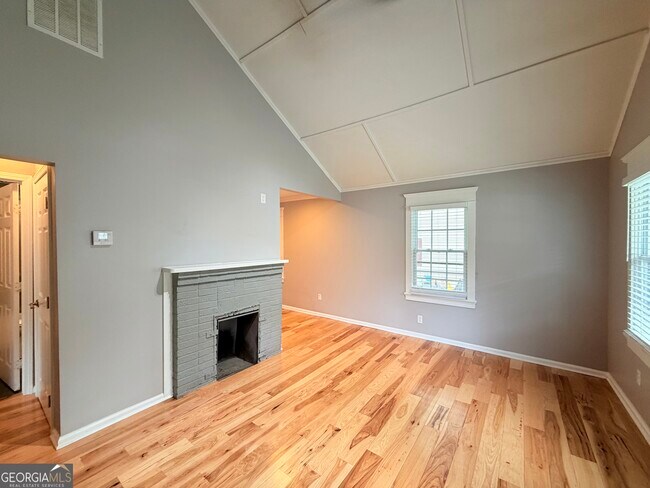 Photo - 1894 North Ave NW