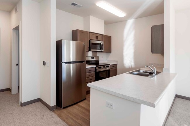Building Photo - Tuckaway Townhomes