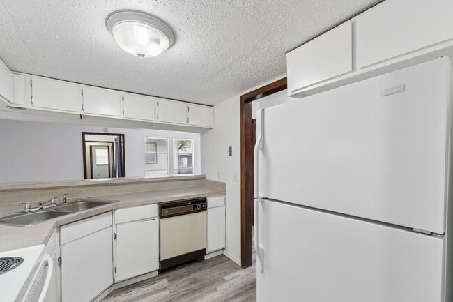 Photo - 3 Bed, 2 Bath Duplex in Midwest City, Ok 73110 Unit 3809