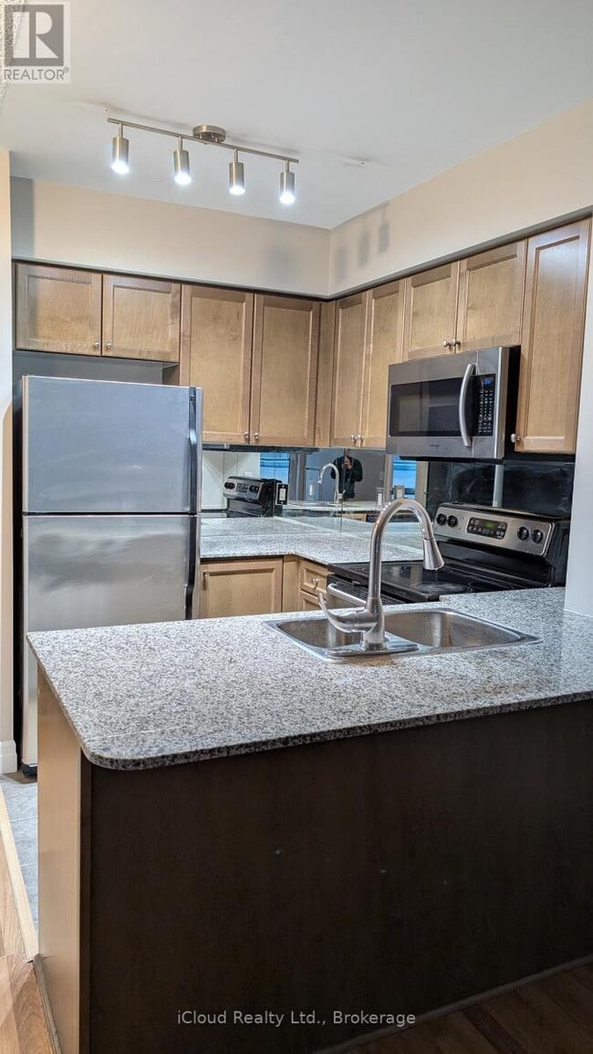 Photo - 8 Scollard St Unité 604