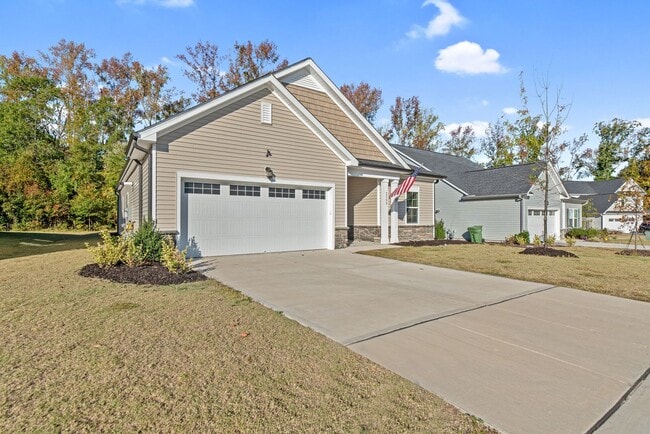 Building Photo - AVAILABLE in July Charming 3-Bedroom, 2-Bath Ranch-Style Home