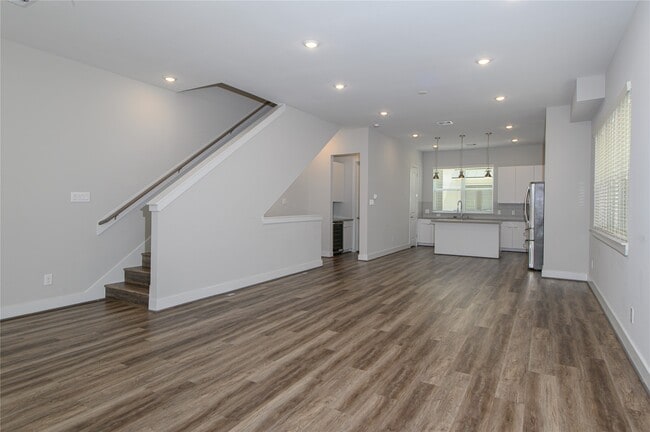 Photo - 1274 N Post Oak Rd