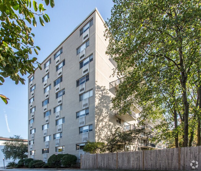 Photo - 101 Monmouth St Apartments