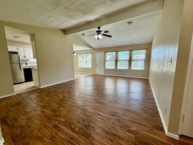 1301 W Waco St