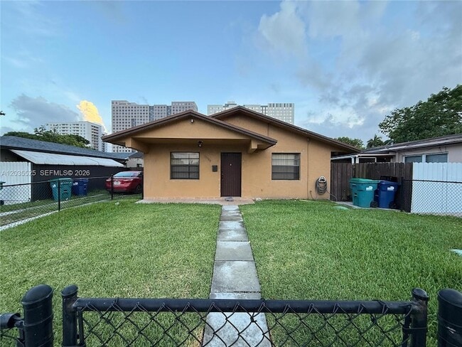 Building Photo - 10968 SW 5th St