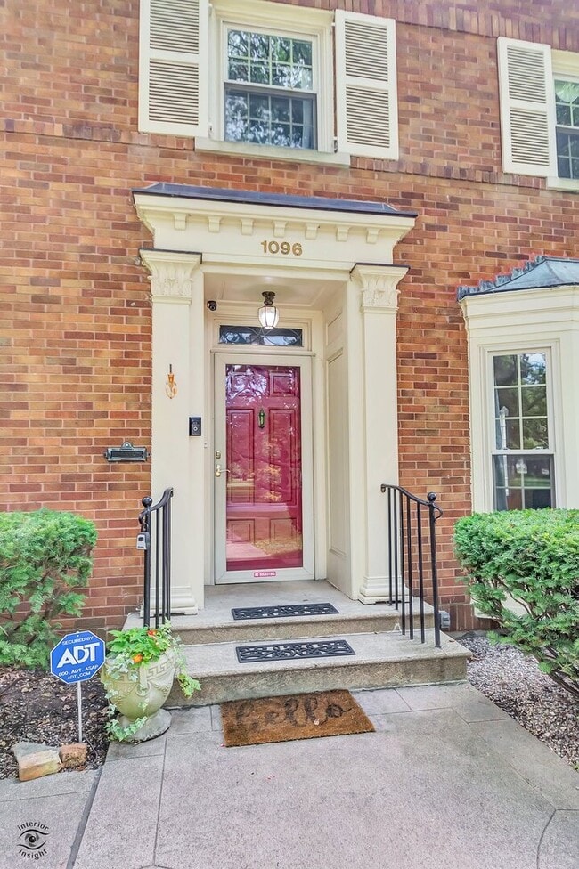 Photo - 1096 S Wildwood Ave