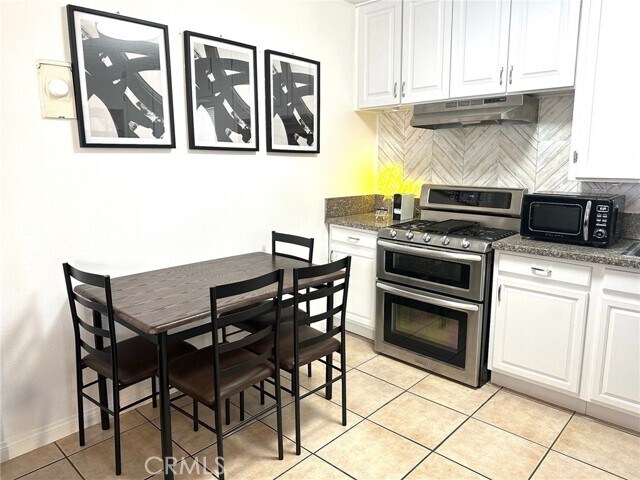 Photo - 9723 Belmont St Apartamento