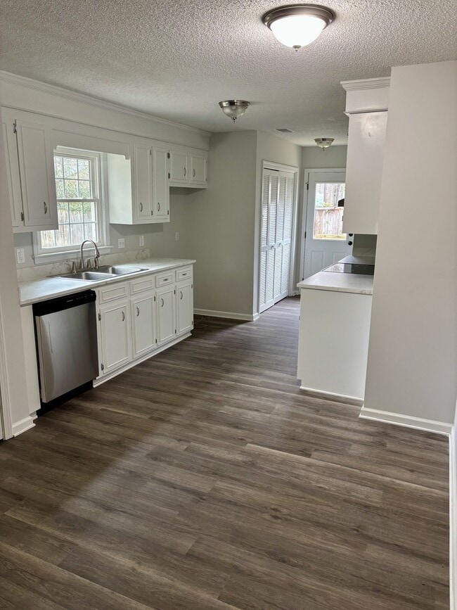 Photo - 532 Kenton Dr