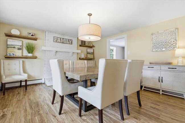 Photo - 32 Edinburgh Dr