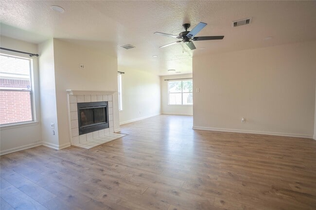 Photo - 4027 Almond Lake Dr