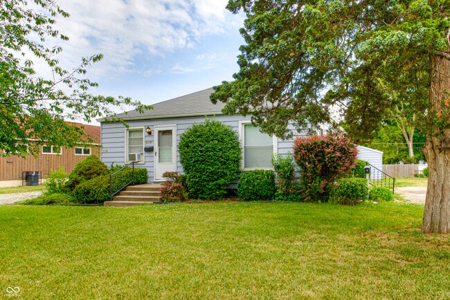 Building Photo - 5376 W 10th St