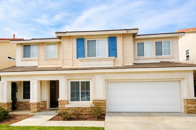 Building Photo - Extremely spacious four bedroom With Oxnard home